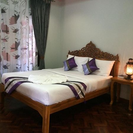 Chok-Wasana Guest House Mae Sariang Habitación foto