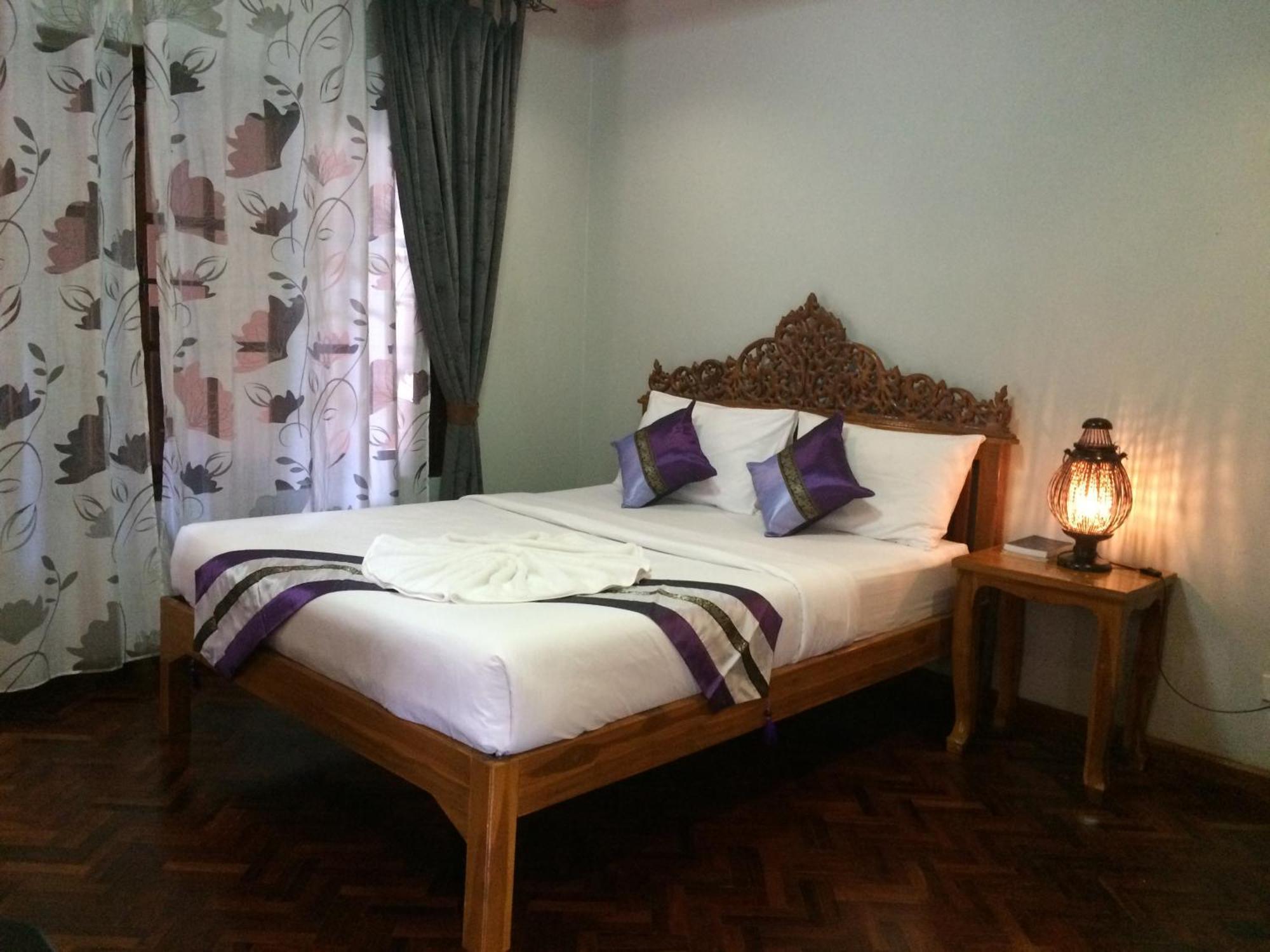 Chok-Wasana Guest House Mae Sariang Habitación foto