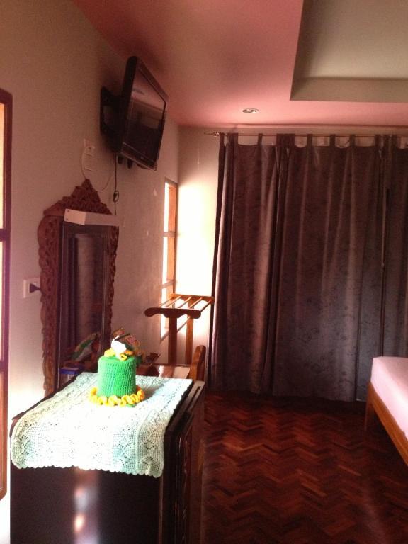 Chok-Wasana Guest House Mae Sariang Habitación foto