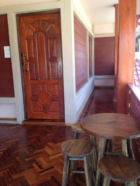 Chok-Wasana Guest House Mae Sariang Habitación foto