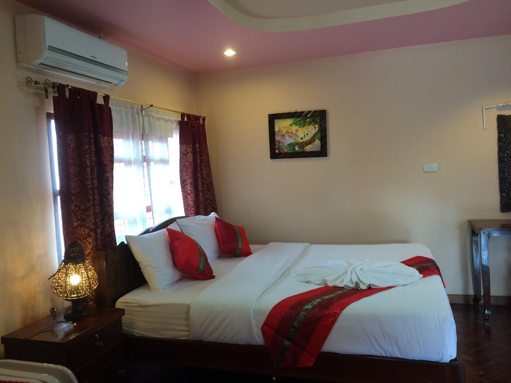 Chok-Wasana Guest House Mae Sariang Exterior foto