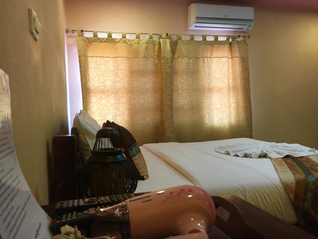 Chok-Wasana Guest House Mae Sariang Exterior foto